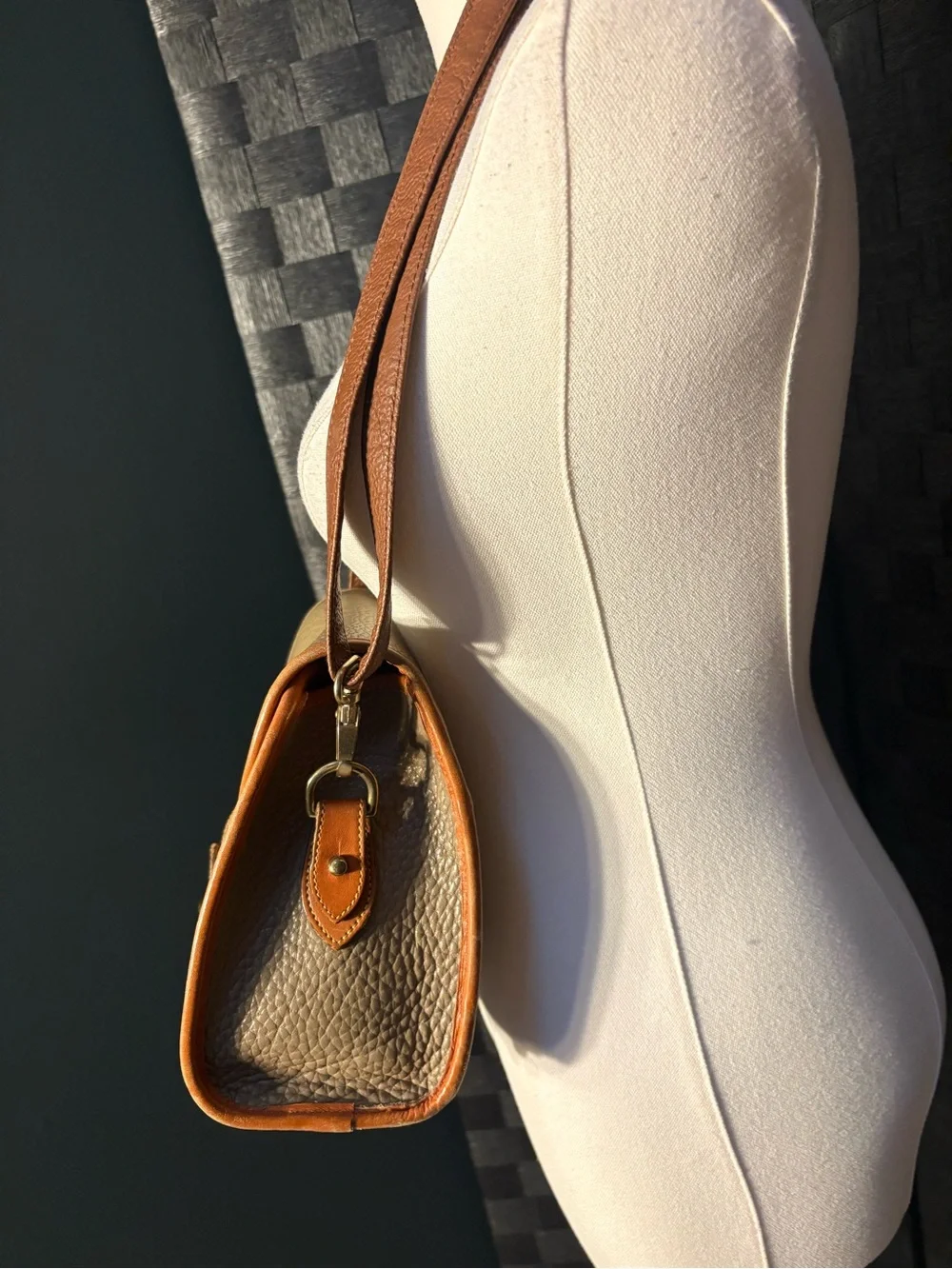 Vintage Dooney & Bourke Essex Crossbody Bag Taupe AWL British Tan Flap Medium